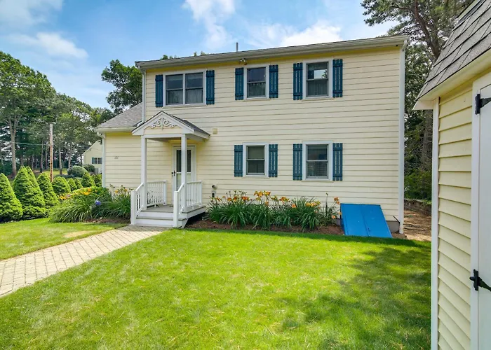 Plymouth Getaway W/ Private Lake Beach + Kayaks!